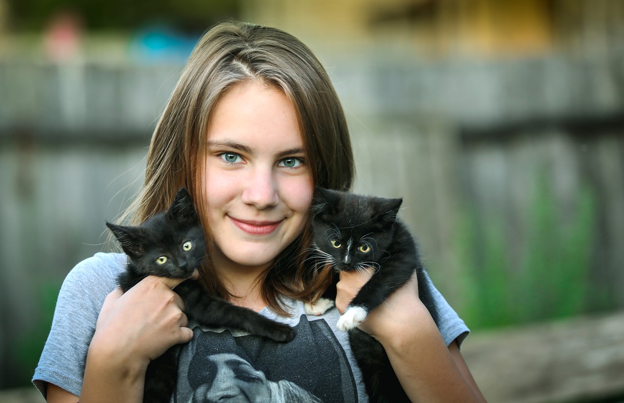 young woman 2517252 1280
